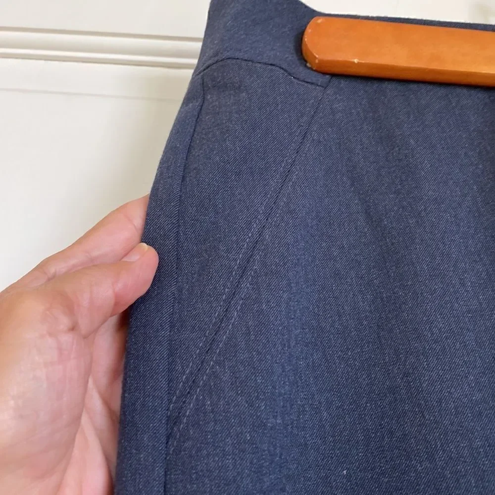 Like New Without Tag Back Zip Pencil Skirt By The Loft